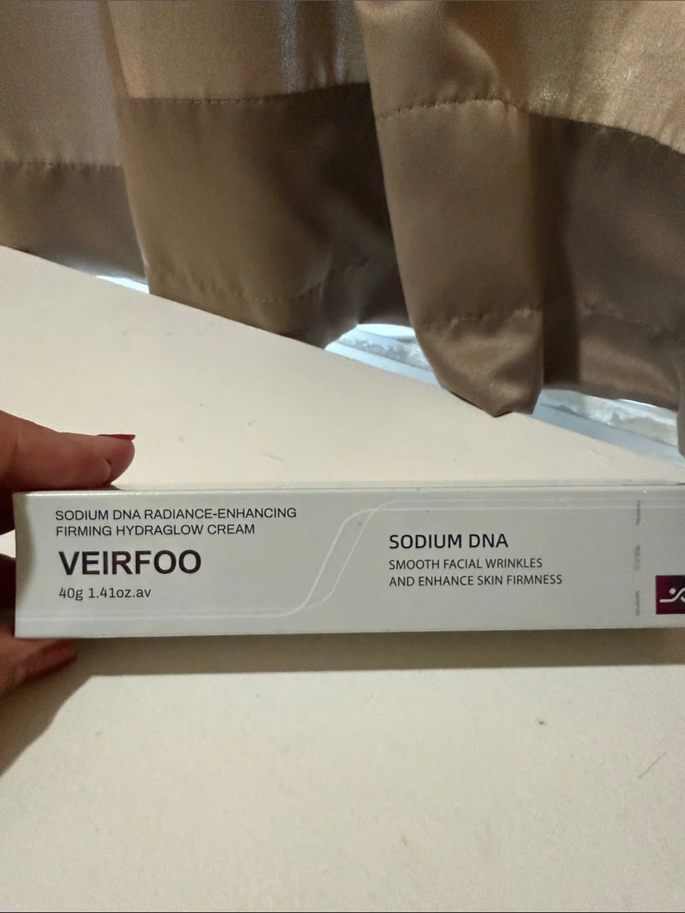 Sodium DNA Firming Hydraglow Cream — White